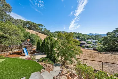 52 Woodleaf Court, Novato, CA 94945 - Photo 3