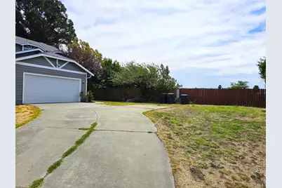 1001 Camellia Court, Suisun City, CA 94585 - Photo 25