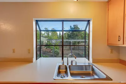 4772 Sunshine Avenue, Santa Rosa, CA 95409 - Photo 17