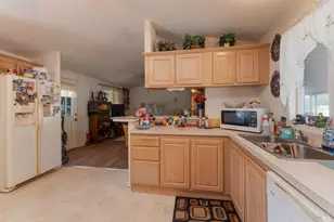 10755 Mobile Village Way, Willits, CA 95490 - Photo 3