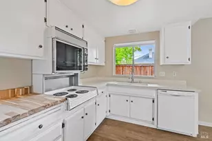 172 White Oak Dr, Santa Rosa, CA 95409 - Photo 13