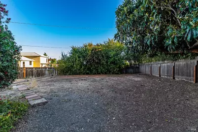 137 Hermosa Avenue, Vallejo, CA 94589 - Photo 35