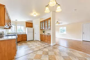 61 Shamrock Cir, Santa Rosa, CA 95403 - Photo 3