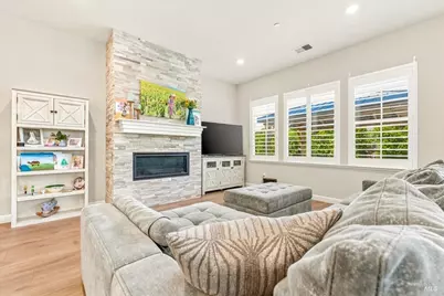 1604 Wildflower Way, Rohnert Park, CA 94928 - Photo 11