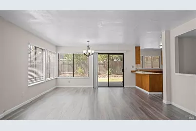 101 Constitution Avenue, Vacaville, CA 95687 - Photo 5