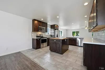 19527 Stonegate Road, Hidden Valley Lake, CA 95467 - Photo 7