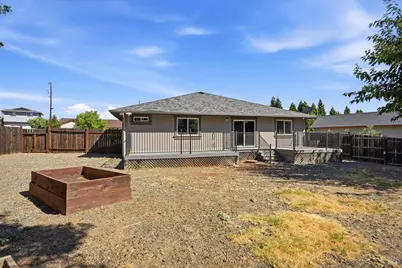 19527 Stonegate Road, Hidden Valley Lake, CA 95467 - Photo 33