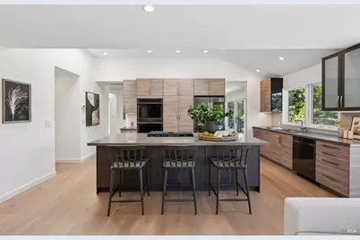 211 Fairway Drive, Novato, CA 94949 - Photo 21
