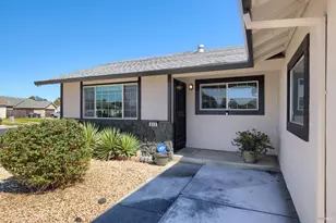 513 Monterey Dr, Suisun City, CA 94585 - Photo 5