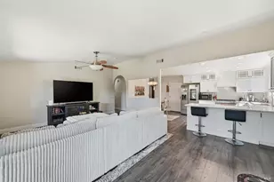 1000 Woodridge Dr, Vacaville, CA 95687 - Photo 3