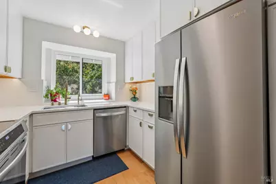 79 Village Circle, San Rafael, CA 94903 - Photo 3
