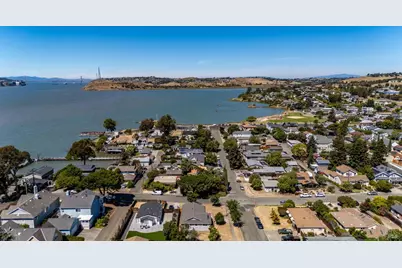 836 W 8th Street, Benicia, CA 94510 - Photo 35