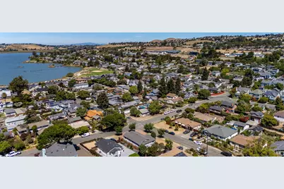 836 W 8th Street, Benicia, CA 94510 - Photo 37