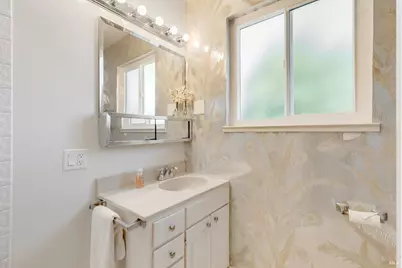 836 W 8th Street, Benicia, CA 94510 - Photo 27