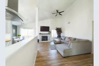 915 Scottsdale Drive, Vacaville, CA 95687 - Photo 9