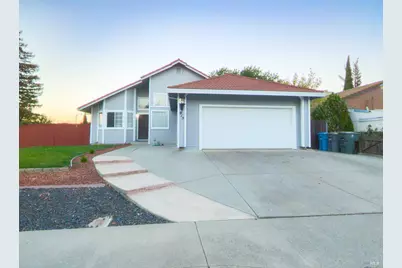 915 Scottsdale Drive, Vacaville, CA 95687 - Photo 1