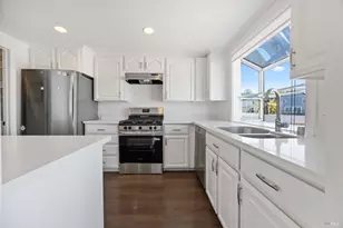 2711 Topaz Dr, Novato, CA 94945 - Photo 3