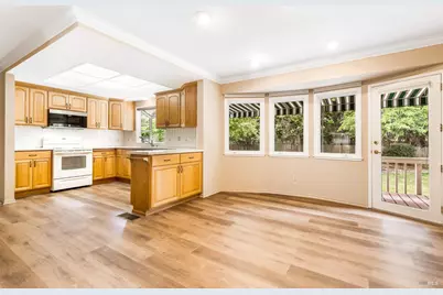 435 Meadowgreen Drive, Santa Rosa, CA 95409 - Photo 9