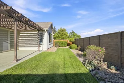 670 Sweet Bay Circle, Vacaville, CA 95687 - Photo 39