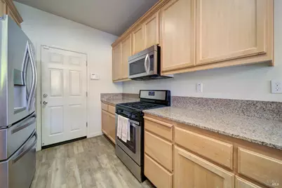 1125 Strawberry Lane, Suisun City, CA 94585 - Photo 7