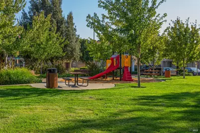 1125 Strawberry Lane, Suisun City, CA 94585 - Photo 21