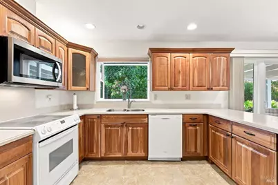 321 Mockingbird Circle, Santa Rosa, CA 95409 - Photo 11