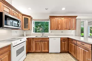 321 Mockingbird Cir, Santa Rosa, CA 95409 - Photo 11