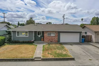 525 Sierra Drive, Dixon, CA 95620 - Photo 1