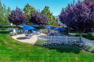 14 Oakwood Dr, Petaluma, CA 94954 - Photo 5