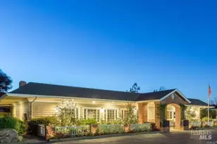 14 Oakwood Dr, Petaluma, CA 94954 - Photo 9