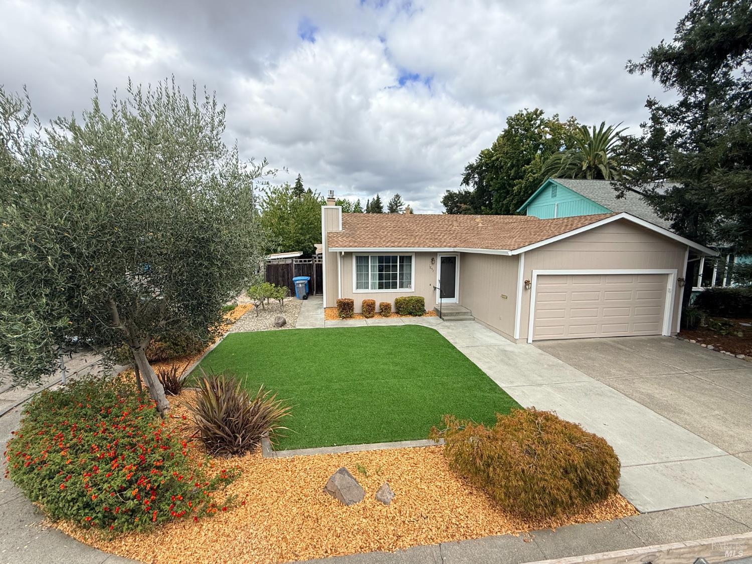 1897 Greeneich Ave, Santa Rosa, CA 95401 - MLS 326074921