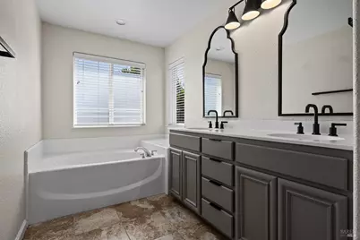 638 Decanter Circle, Windsor, CA 95492 - Photo 35