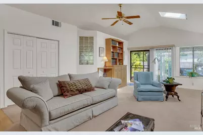 298 Markham Avenue, Vacaville, CA 95688 - Photo 15