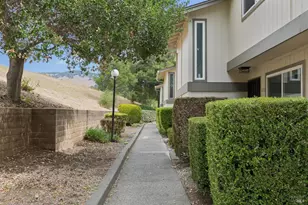 13 Oliva Dr, Novato, CA 94947 - Photo 3