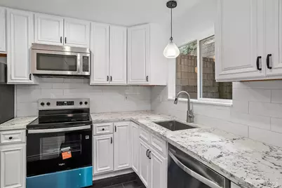 10 Professional Center Parkway #14, San Rafael, CA 94903 - Photo 1
