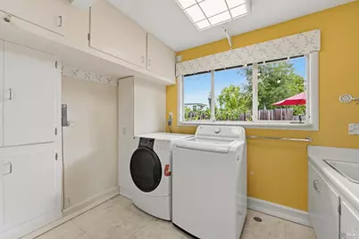 2490 Main Street, Napa, CA 94558 - Photo 39
