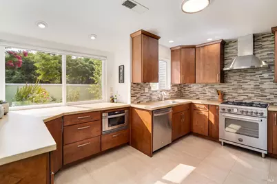 2328 Lakeview Drive, Santa Rosa, CA 95405 - Photo 7