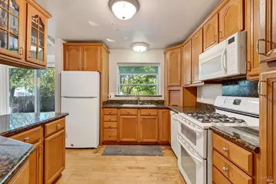 128 Burlington Drive, Petaluma, CA 94952 - Photo 11