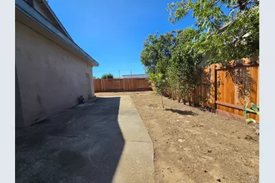 2124 Beard Court, Vacaville, CA 95688 - Photo 17