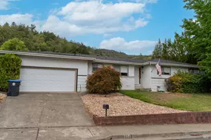 110 Foothill Ct, Ukiah, CA 95482 - Photo 1