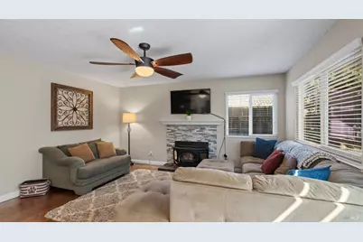 606 Sunnyvale Place, Vacaville, CA 95687 - Photo 19