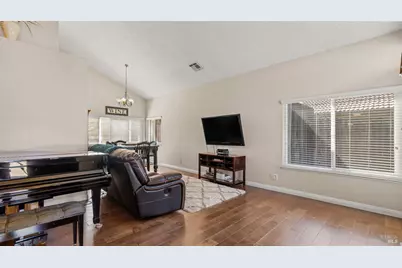 606 Sunnyvale Place, Vacaville, CA 95687 - Photo 7