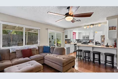 606 Sunnyvale Place, Vacaville, CA 95687 - Photo 21