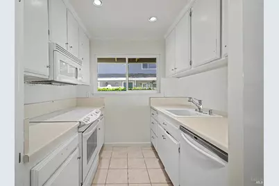 70 Belvedere Court, Napa, CA 94559 - Photo 5