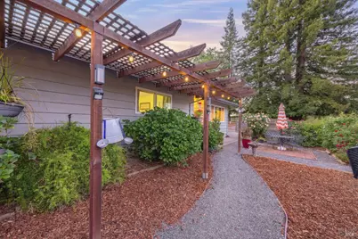 2142 Laguna Road, Santa Rosa, CA 95401 - Photo 17