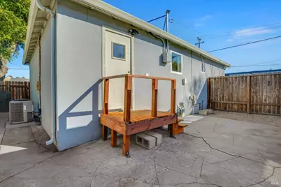 490 E L Street, Benicia, CA 94510 - Photo 29