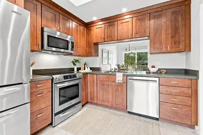 8 Chaucer Court, Mill Valley, CA 94941 - Photo 3