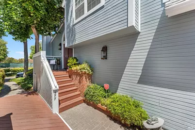 377 E 2nd Street, Benicia, CA 94510 - Photo 5