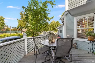 377 E 2nd Street, Benicia, CA 94510 - Photo 15