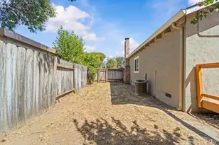 1086 Mockingbird Ln, Fairfield, CA 94533 - Photo 43
